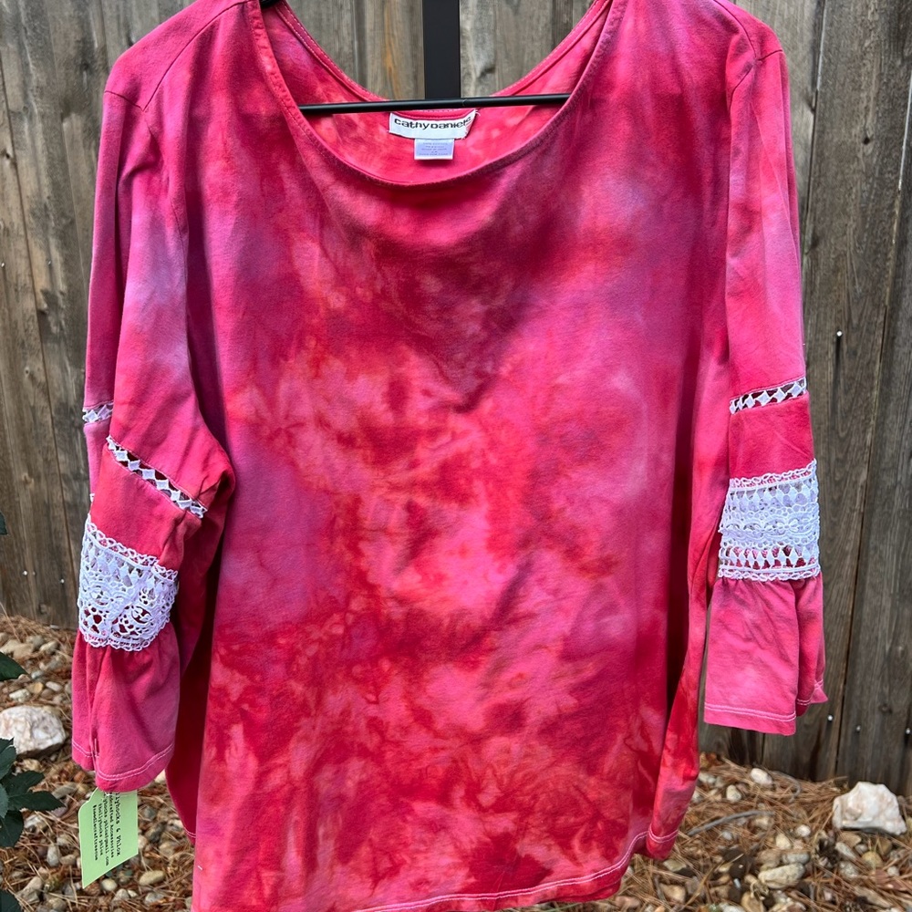 Cathy Daniels Red Ice-Dye Mid Sleeve Top
